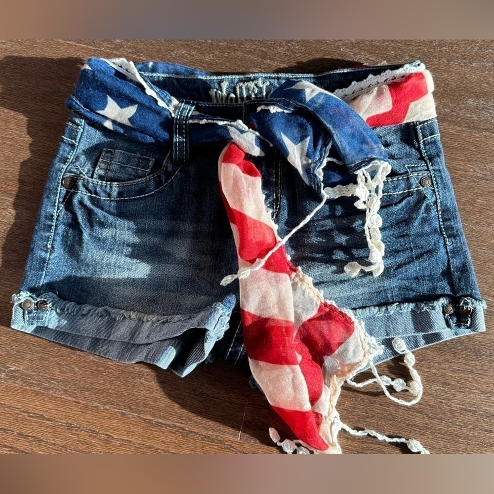 Wallflower Women’s shorts